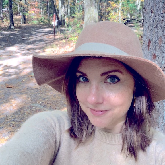 Meet your Posher, Molly - Picture 1 of 1